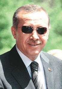 metallic wooden Goneryl Erdoğan artık gözlük takacak - Son Dakika