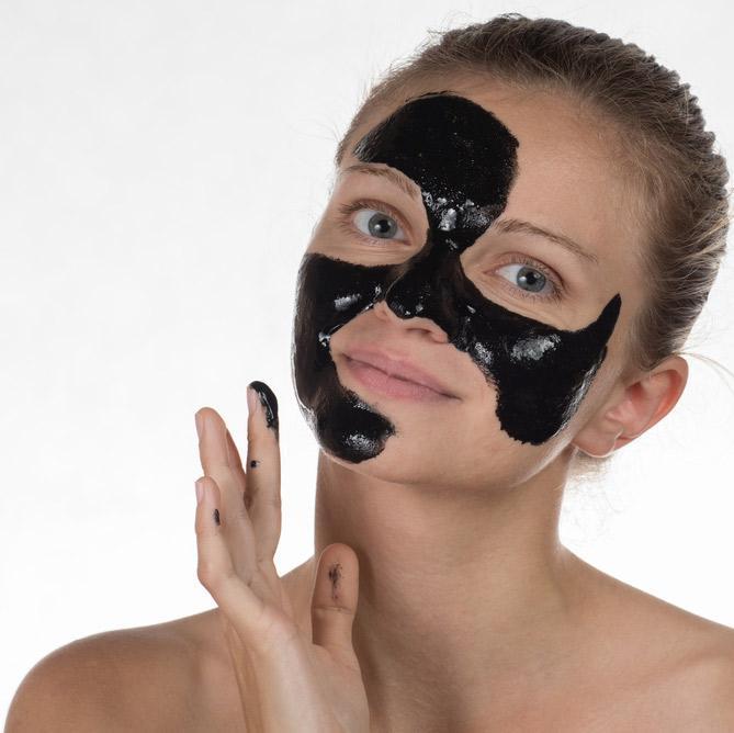 Excursie optocht sofa Siyah maske nedir? Siyah maskenin faydaları nelerdir? - Cilt Bakımı