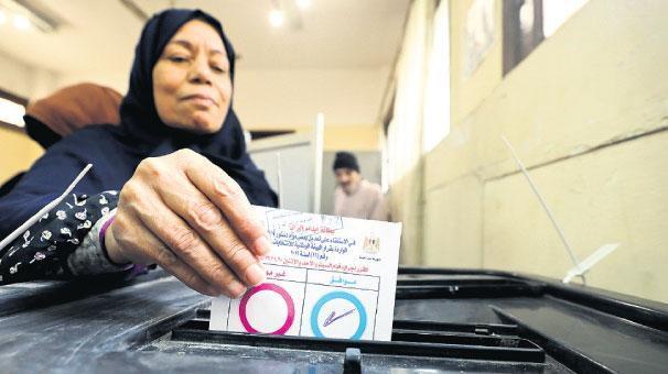 Mısır’da Sisi’nin geleceği oylanıyor