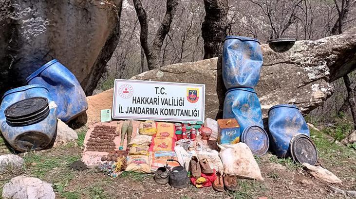 Hakkaride PKKlı teröristlere ait mühimmat ve yaşam malzemeleri ele geçirildi - Son Dakika Milliyet