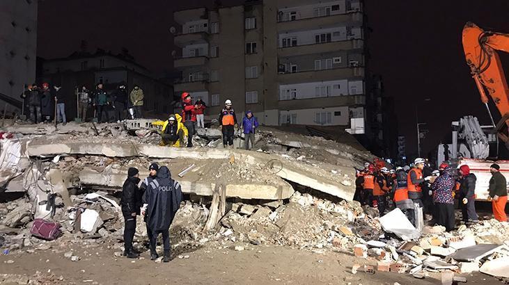 Gaziantep'te 6 katlı bina enkazından 2 kişinin cansız bedeni çıkarıldı