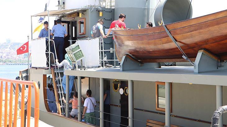 Çanakkale Zaferi'nde pay sahibi... TCG Nusret Müze Gemisi ziyarete açıldı - Resim : 1