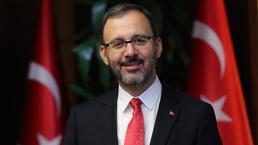 O ministro Kasapoğlu parabenizou o VakıfBank