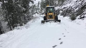 Orhaneli Belediyesi ekiplerinden kar seferberliği