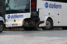 Kastamonu'da otobüs ile otomobil çarpıştı: 1 yaralı