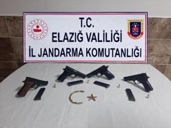 Elazığ'da silah kaçakçılarına operasyon: 2 gözaltı