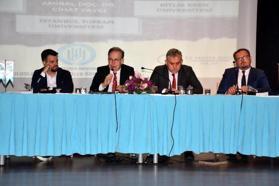 Bitlis Eren Üniversitesi'nde 'Uluslararası İlişkiler Zirvesi' konulu panel düzenlendi