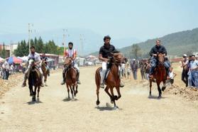 Rahvan atlar, 7 yıl sonra Torbalı'da yarıştı