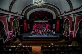 Bayraklı Mandolin Orkestrası'ndan 'Yaza Merhaba' konseri