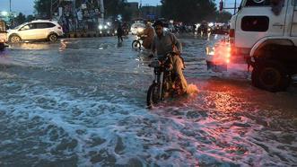 Pakistan’da şiddetli yağış: Çok sayıda ölü ve yaralı var!
