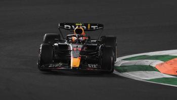 Formula 1 Suudi Arabistan GPde kazanan Verstappen oldu