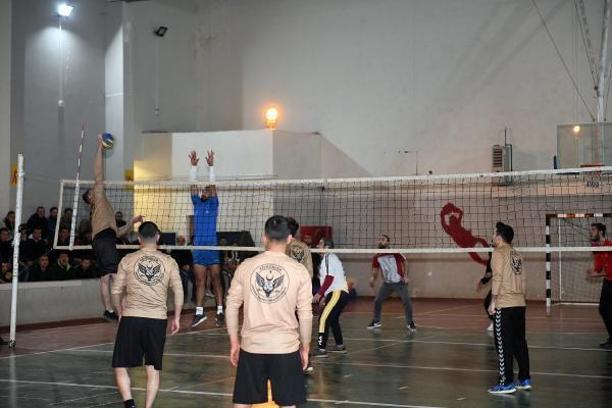 Çatak'ta kurumlararası Voleybol Turnuvası başladı