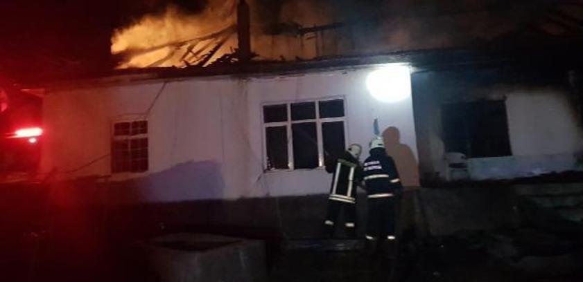 Konya'da tek katlı ev yandı