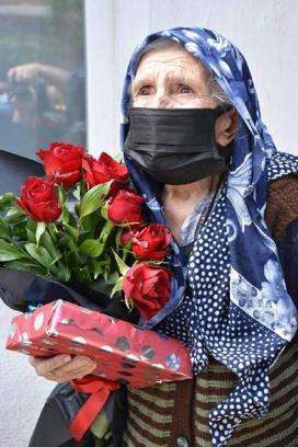Nallıhan Belediye Başkanı Öntaş'tan Anneler Günü ziyareti