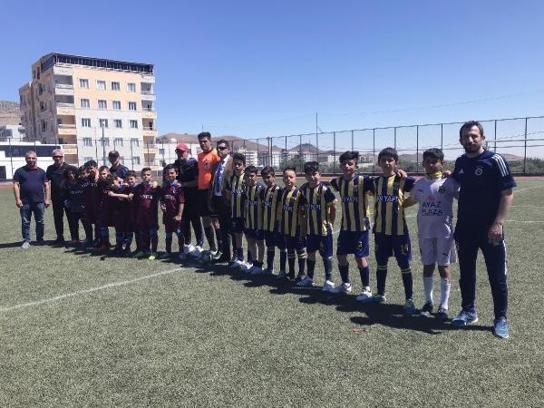 Derik’te Şehit Kaymakam Safitürk anısına U10 Futbol Turnuvası