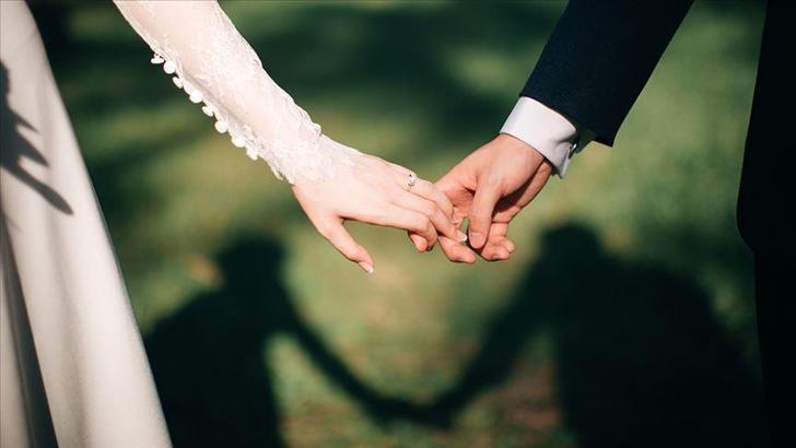 Rüyada Birinin Evlendiğini Görmek Nedir? Tanıdık Birinin Evlenmesi Ne Demek?