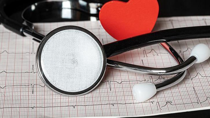 kalp sağlığı ay kırmızı giymek sigara ile ilişkili sağlık riskleri