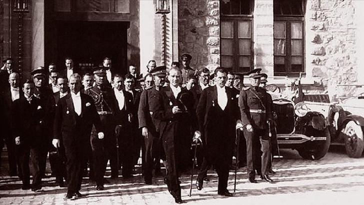29 Ekim 1923'te ne oldu? Cumhuriyet'in ilanı ve 29 Ekim Cumhuriyet Bayramı'nın kabulü... - Haberler Milliyet