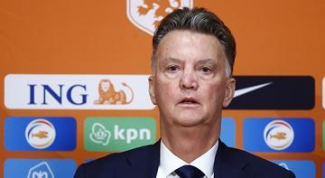 Hollanda Milli Takım Teknik Direktörü Van Gaal, sakatlığı nedeniyle sahada olamayacak