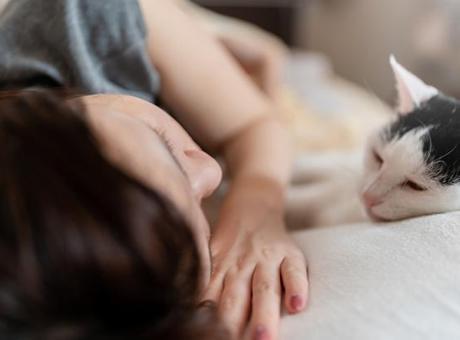 Evcil hayvanınızla uyumak güvenli ve sağlıklı mı?
