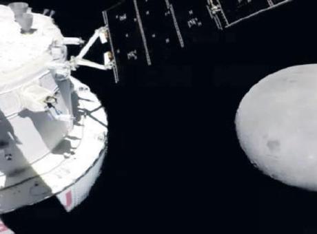 Orion’dan, Ay’ın ilk görüntüleri