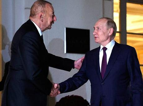 Putin ve Aliyev, Ermenistan'la imzalanan üçlü anlaşmaları görüştü