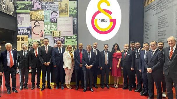 Son dakika: Galatasaray başkan adayı Dursun Özbekin yönetim kurulu listesi belli oldu