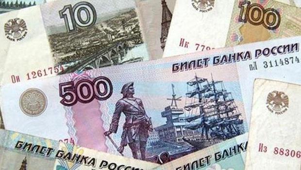 `Ruble, dolar karşısında zayıflayacak`
