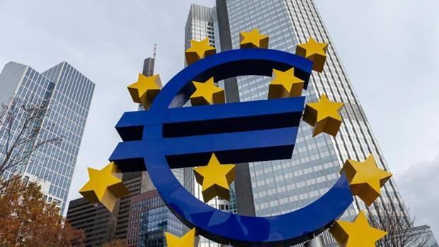 Euro Bölgesi`nde yatırımcı güveni toparlandı