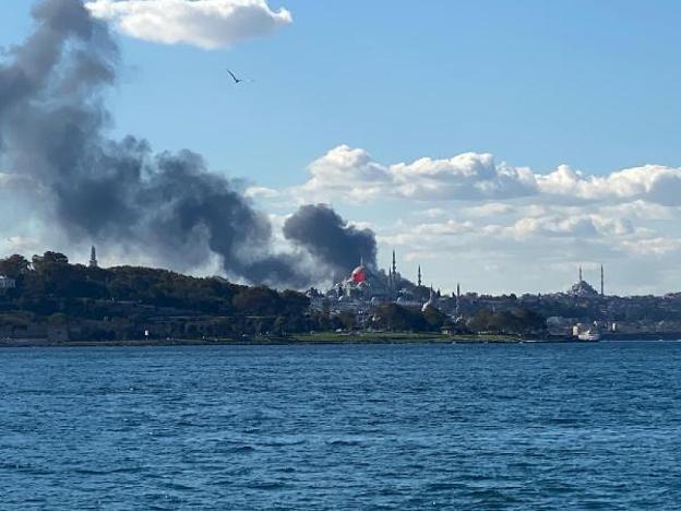 Son dakika ... İstanbul Çapa Tıp Fakültesi Hastanesi inşaatında yangın