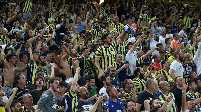 Putin'in tezahüratlarının ardından UEFA'nın Fenerbahçe'nin alacağı ceza belli oldu.