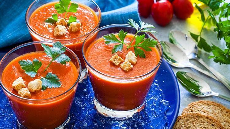 3-Soğuk domates çorbasıMalzemeler: