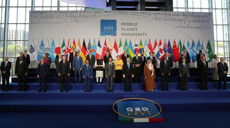 Cumhurbaşkanı Erdoğan, G-20 Zirvesinde dünya liderleriyle sohbet etti