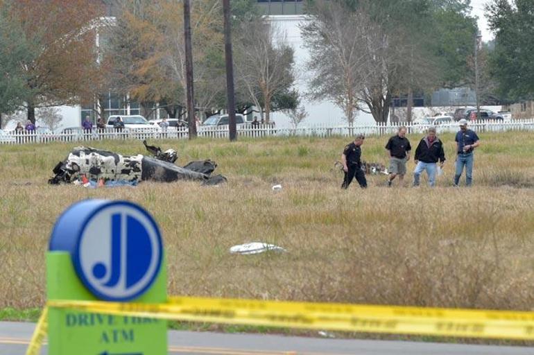 ABDde küçük uçak düştü: 5 ölü, 1 yaralı