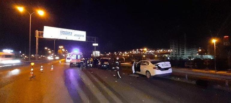 İstanbulda gece yarısı feci kaza 2si ağır 5 yaralı