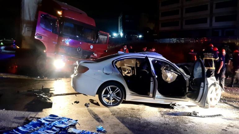 Kocaelide feci kaza: 2 kişi öldü, 1 kişi yaralandı
