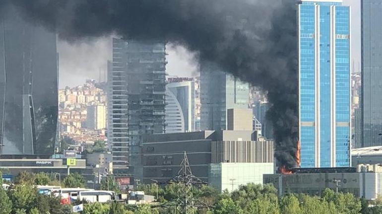 Son dakika... Ankarada büyük yangın Plaza tahliye ediliyor