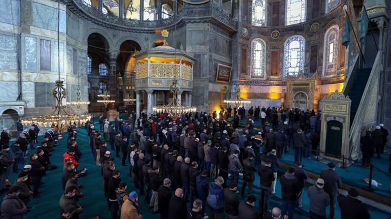 Osmanoğlu için Ayasofya-i Kebir Camiinde gıyabi cenaze namazı kılındı
