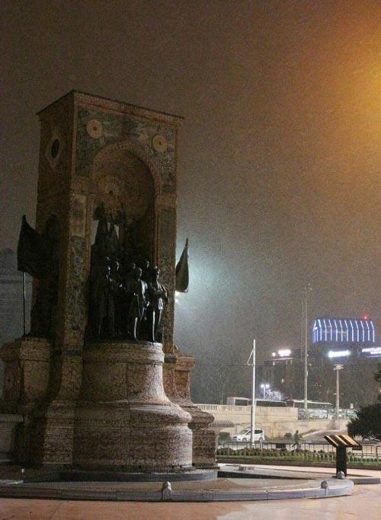 Son dakika İstanbulda beklenen kar yağışı başladı