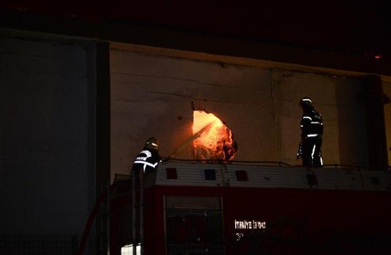 Son dakika Kahramanmaraşta korkutan fabrika yangını