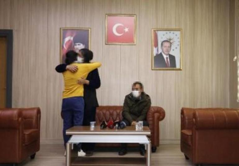 İkna yoluyla teslim olan 2 PKKlı ailesiyle buluştu