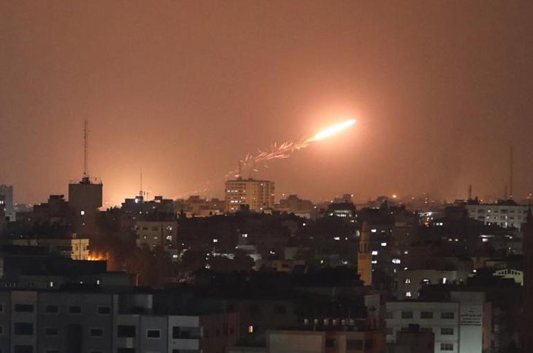 İsrail Gazzeye hava saldırılarına yeniden başladı