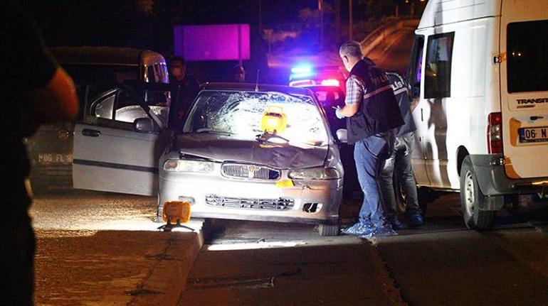 Feci ölüm Otomobilden zorla indirilen kadına araba çarptı