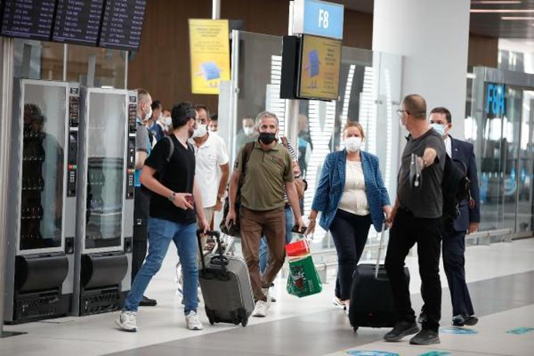 Son dakika Kabilden Türkleri getiren uçak İstanbul Havalimanına indi