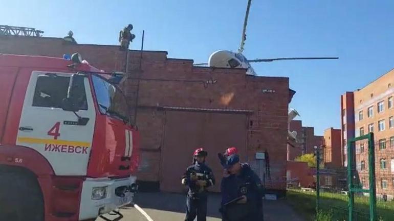 Helikopter hastane çatısına acil iniş yaptı
