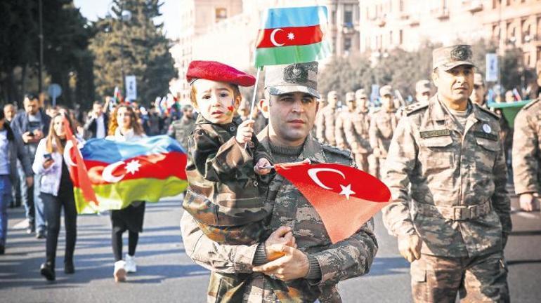 Azerbaycan’da zafer yürüyüşü
