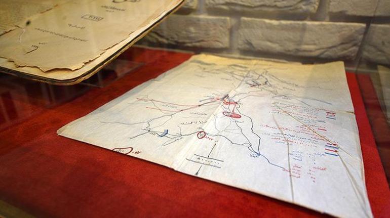 95 yıllık Nutuk ve savaş haritaları Kepezde sergilendi