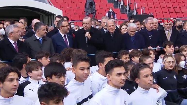 Cumhurbaşkanı Erdoğan: Alsancak Stadının yeni adı Alsancak Mustafa Denizli Stadyumu