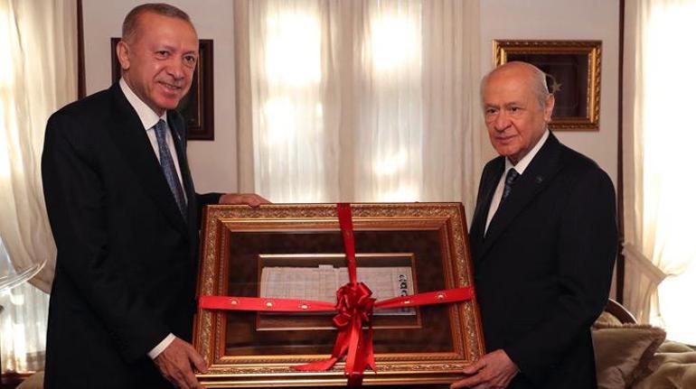 Son dakika Cumhurbaşkanı Erdoğandan Bahçeliye sürpriz hediye