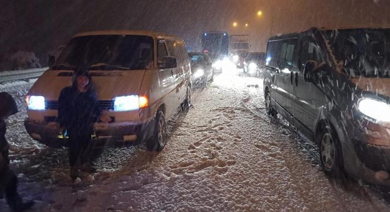 Samsun- Ankara karayolunda 13 araç kazaya karıştı